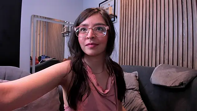 Eva Macalliter online show from 20, 9, 2025