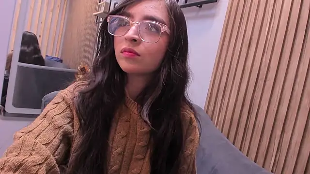 Eva Macalliter online show from 29, 9, 2025