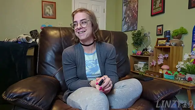 Snapshot of Linzy_19 chatting on 30, 1, 2025 Linzy 19 online show from 30, 1, 2025