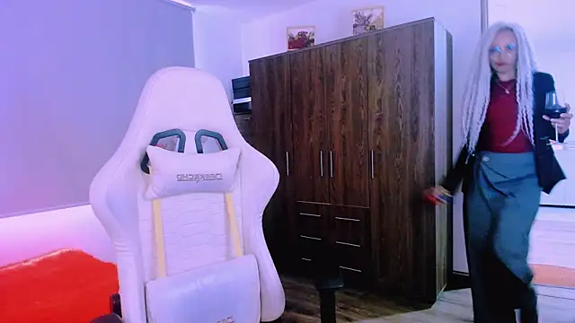 ScarlettMalbec online show from 9, 7, 2026