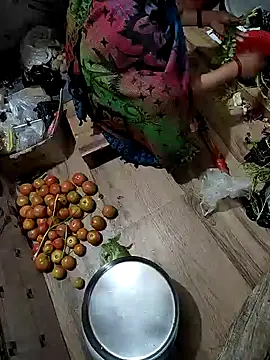 COUPLLE VILLAGE online show from 30, 12, 2024