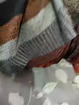 COUPLLE VILLAGE online show from 8, 1, 2025