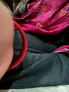 COUPLLE VILLAGE online show from 9, 1, 2025