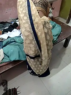 COUPLLE VILLAGE online show from 24, 2, 2025