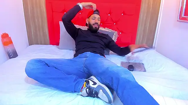 Thiagogomez online show from 24, 1, 2025