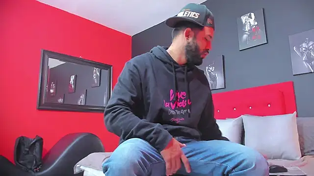 Thiagogomez online show from 14, 3, 2025