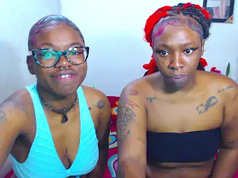 Snapshot of The_wickles_4443 chatting on 15, 2, 2025 The wickles 4443 online show from 15, 2, 2025