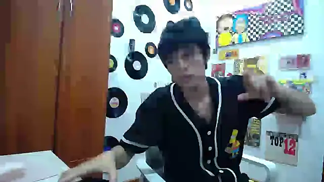 9 Fernanda 9 online show from 8, 2, 2025