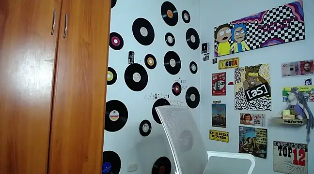 9 Fernanda 9 online show from 9, 2, 2025