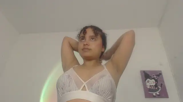 Snapshot of lou_cute chatting on 21, 2, 2025 lou cute online show from 21, 2, 2025