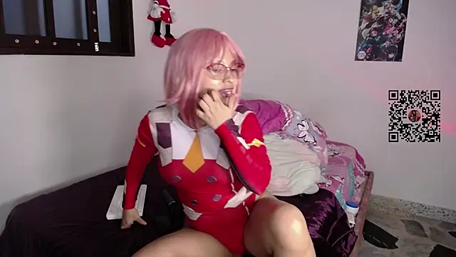 Snapshot of lou_cute chatting on 17, 10, 2025 lou cute online show from 17, 10, 2025