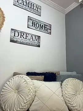 Mau White online show from 4, 2, 2025