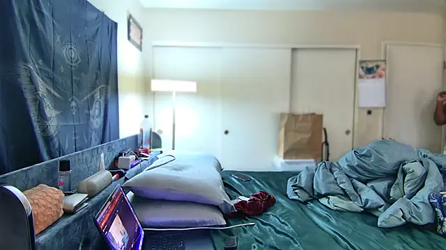 Snapshot of Yagurl__west chatting on 25, 1, 2025 Yagurl west online show from 25, 1, 2025