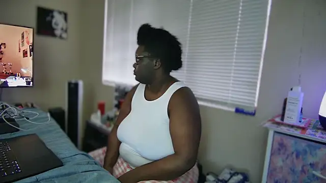 Snapshot of Yagurl__west chatting on 17, 2, 2025 Yagurl west online show from 17, 2, 2025