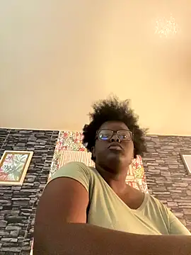 Snapshot of Yagurl__west chatting on 6, 11, 2025 Yagurl west online show from 6, 11, 2025