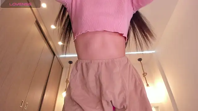 ambar-adaams online show from 23, 1, 2025