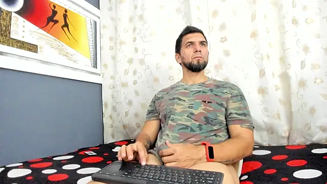 Snapshot of JULESLAKES chatting on 5, 10, 2025 JULESLAKES online show from 5, 10, 2025