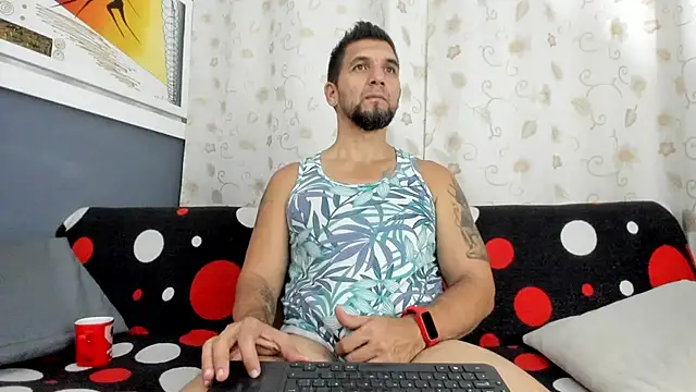 Snapshot of JULESLAKES chatting on 13, 11, 2025 JULESLAKES online show from 13, 11, 2025