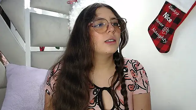 Snapshot of Paola_Lyon_ chatting on 11, 1, 2025 Paola Lyon  online show from 11, 1, 2025