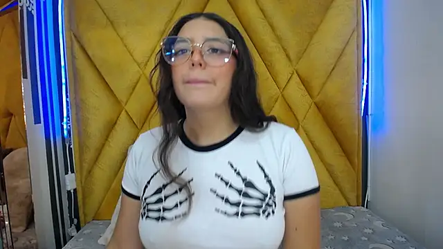 Snapshot of Paola_Lyon_ chatting on 7, 2, 2025 Paola Lyon  online show from 7, 2, 2025