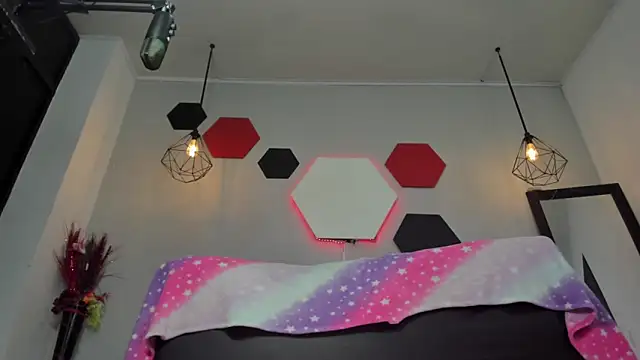 Snapshot of martinaclark chatting on 15, 12, 2025 martinaclark online show from 15, 12, 2025