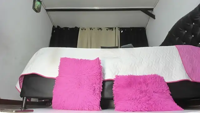 Snapshot of martinaclark chatting on 4, 2, 2026 martinaclark online show from 4, 2, 2026