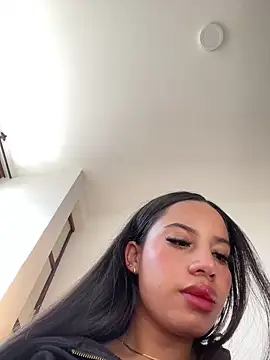 LauraSweett online show from 9, 9, 2025