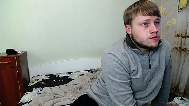 Snapshot of Zoro1999 chatting on 13, 10, 2025 Zoro1999 online show from 13, 10, 2025