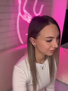 Snapshot of MiaMinx chatting on 10, 12, 2024 MiaMinx online show from 10, 12, 2024