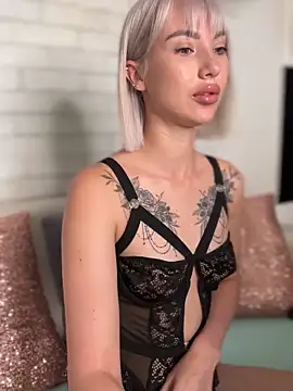 Snapshot of MiaMinx chatting on 16, 10, 2025 MiaMinx online show from 16, 10, 2025