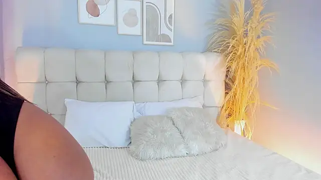 sofi potter  online show from 15, 12, 2024