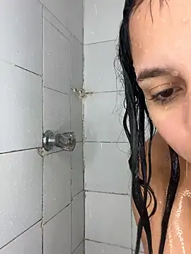 pamela anderson  online show from 12, 12, 2024