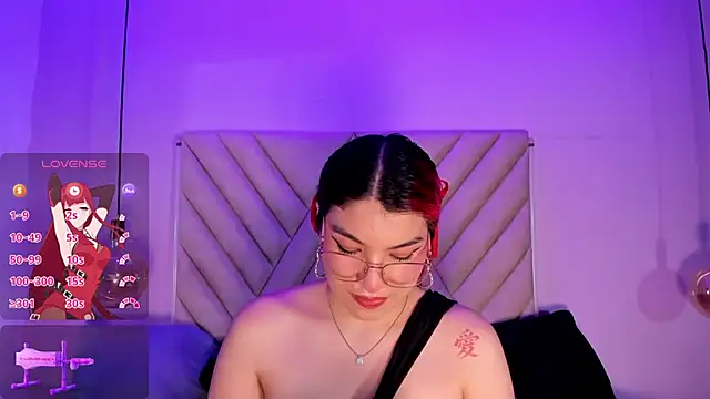 Snapshot of EmmaSwift_ chatting on 28, 5, 2026 EmmaSwift online show from 28, 5, 2026