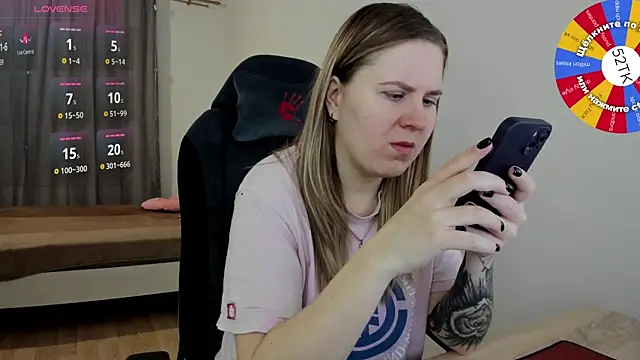 Olivia Munk online show from 20, 2, 2025