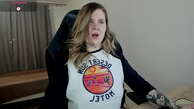 Olivia Munk online show from 7, 3, 2025