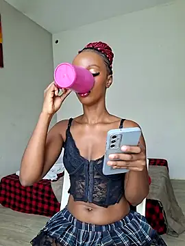 Snapshot of Kamdollie chatting on 20, 6, 2026 Kamdollie online show from 20, 6, 2026