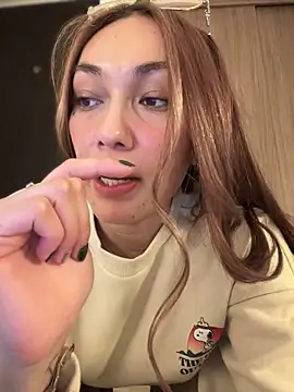 MichelleFerry  online show from 1, 2, 2025