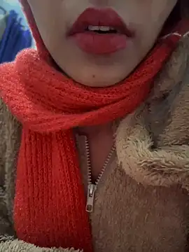 Snapshot of PARI_Hun chatting on 14, 12, 2024 PARI Hun online show from 14, 12, 2024