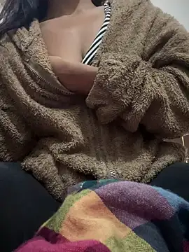 Snapshot of PARI_Hun chatting on 29, 12, 2024 PARI Hun online show from 29, 12, 2024