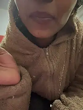 Snapshot of PARI_Hun chatting on 4, 1, 2025 PARI Hun online show from 4, 1, 2025