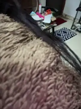 Snapshot of PARI_Hun chatting on 5, 1, 2025 PARI Hun online show from 5, 1, 2025