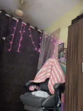 Snapshot of PARI_Hun chatting on 28, 1, 2025 PARI Hun online show from 28, 1, 2025