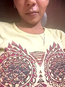 Snapshot of PARI_Hun chatting on 15, 10, 2025 PARI Hun online show from 15, 10, 2025