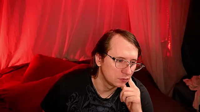 Snapshot of Claudia_and_elon_ chatting on 23, 10, 2025 Claudia and elon  online show from 23, 10, 2025