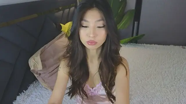 TrishaRey online show from 16, 10, 2025