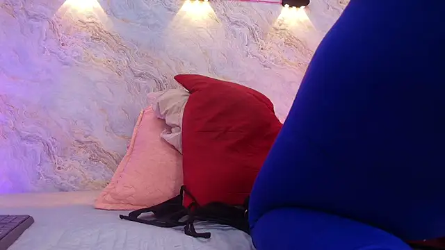 jones maddy  online show from 1, 10, 2025