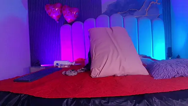 jones maddy  online show from 25, 2, 2026