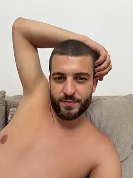 ElChapoGuzman95 online show from 10, 6, 2026
