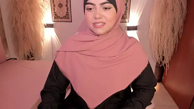 Snapshot of shayla_18 chatting on 17, 12, 2024 shayla 18 online show from 17, 12, 2024