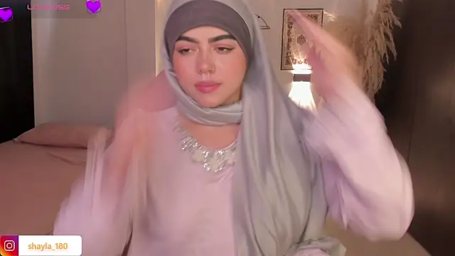 Snapshot of shayla_18 chatting on 18, 11, 2025 shayla 18 online show from 18, 11, 2025